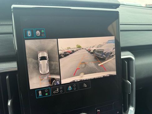 Used 2025 GMC Acadia Elevation image 24