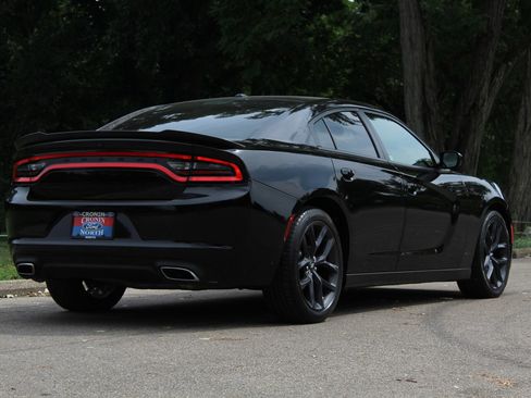 Used 2020 Dodge Charger SXT w/ Blacktop Package RWD image 7
