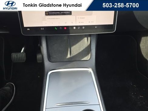 Used 2022 Tesla Model Y Long Range image 17