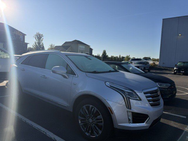 Used 2017 Cadillac XT5 Premium Luxury w/ LPO, Wheel Lock Package AWD/4WD image 5