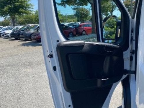 Used 2024 RAM ProMaster 2500 w/ Convenience Group FWD image 19