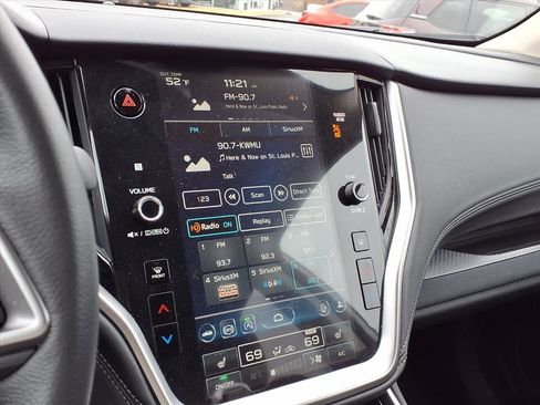 Certified 2025 Subaru Outback Premium image 10