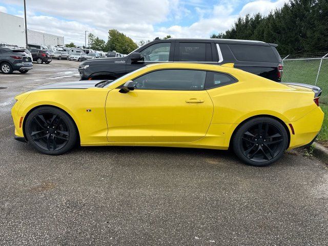 Used 2017 Chevrolet Camaro LT RWD image 2
