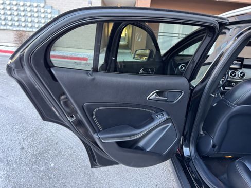 Used 2019 Mercedes-Benz GLA 250 image 36