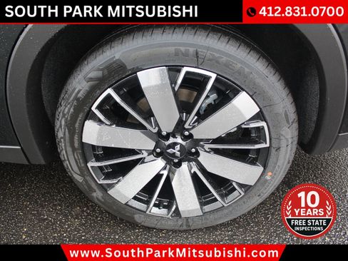 New 2025 Mitsubishi Outlander SE image 37