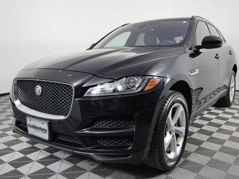 Used 2017 Jaguar F-PACE Premium image 5