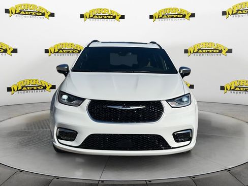 New 2026 Chrysler Pacifica Pinnacle image 8