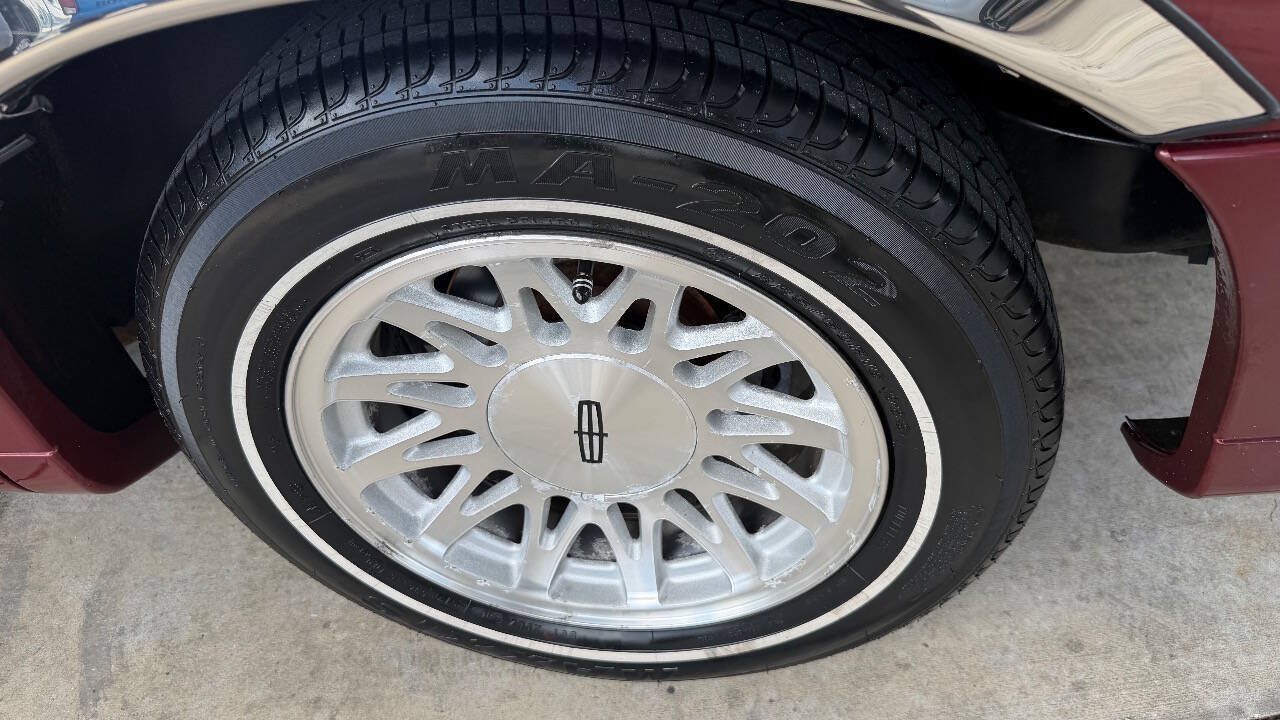 Used 1999 Lincoln Town Car Signature RWD image 27