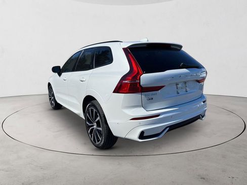 Certified 2025 Volvo XC60 B5 Plus AWD/4WD image 3