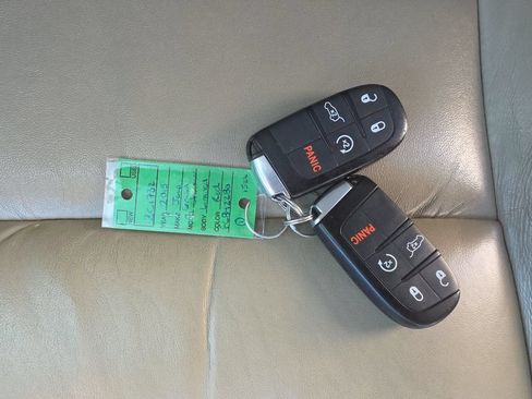 Used 2015 Jeep Grand Cherokee Limited w/ Trailer Tow Group IV AWD/4WD image 26