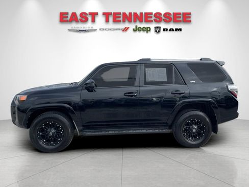 Used 2019 Toyota 4Runner SR5 AWD/4WD image 6