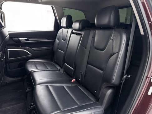 Used 2020 Kia Telluride S w/ S 8 Passenger Seating Package FWD image 30