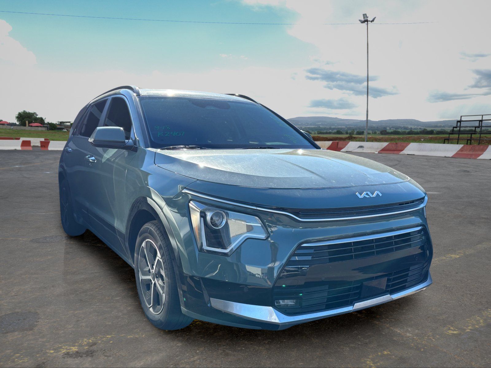 Certified 2024 Kia Niro FWD image 2
