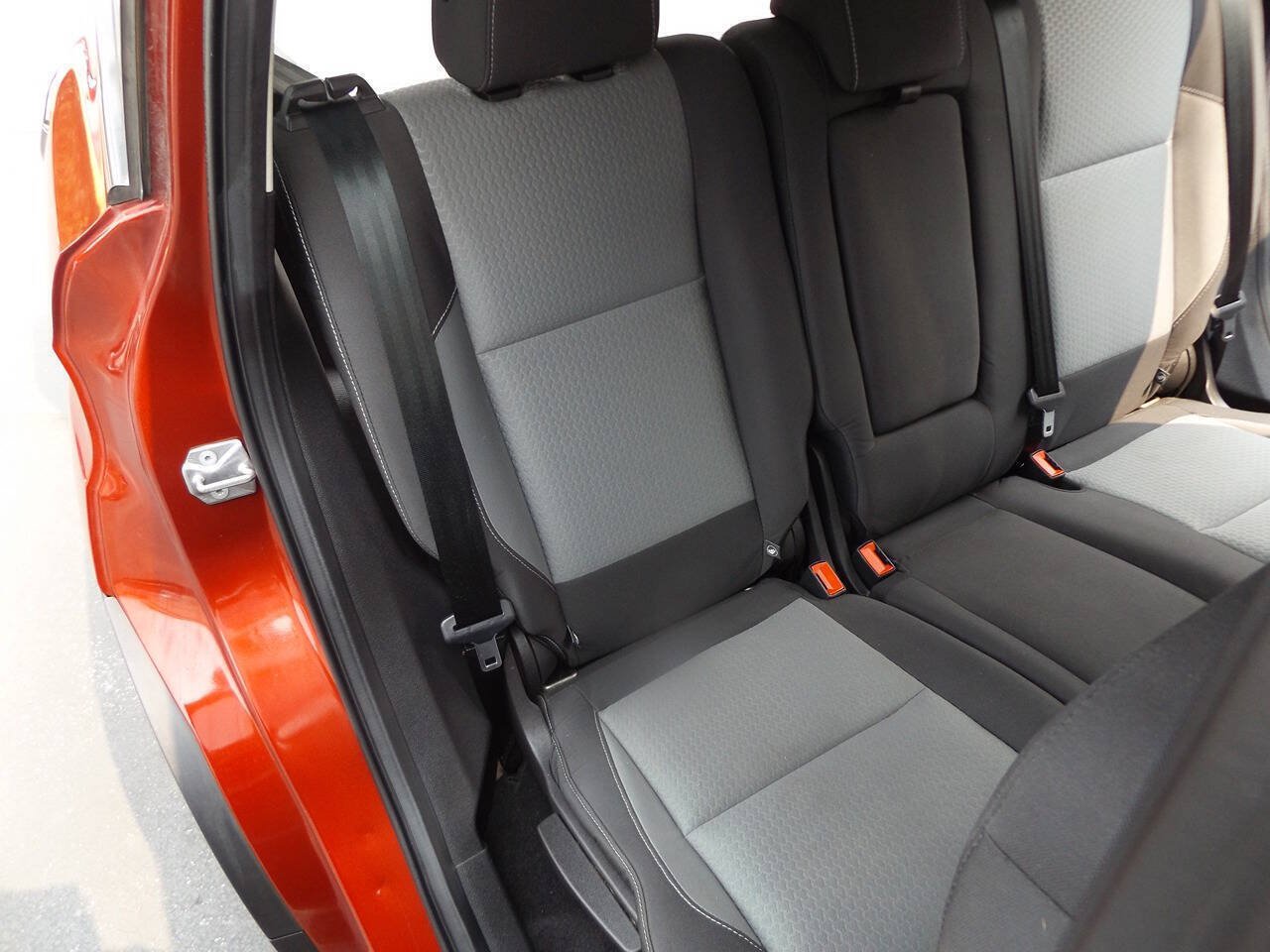 Used 2018 Ford Escape SE w/ SE Sync 3 Package AWD/4WD image 22