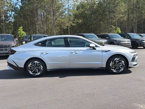 New 2026 Hyundai Sonata SEL FWD image 7