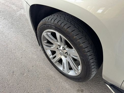 Used 2017 Cadillac Escalade ESV Luxury image 35