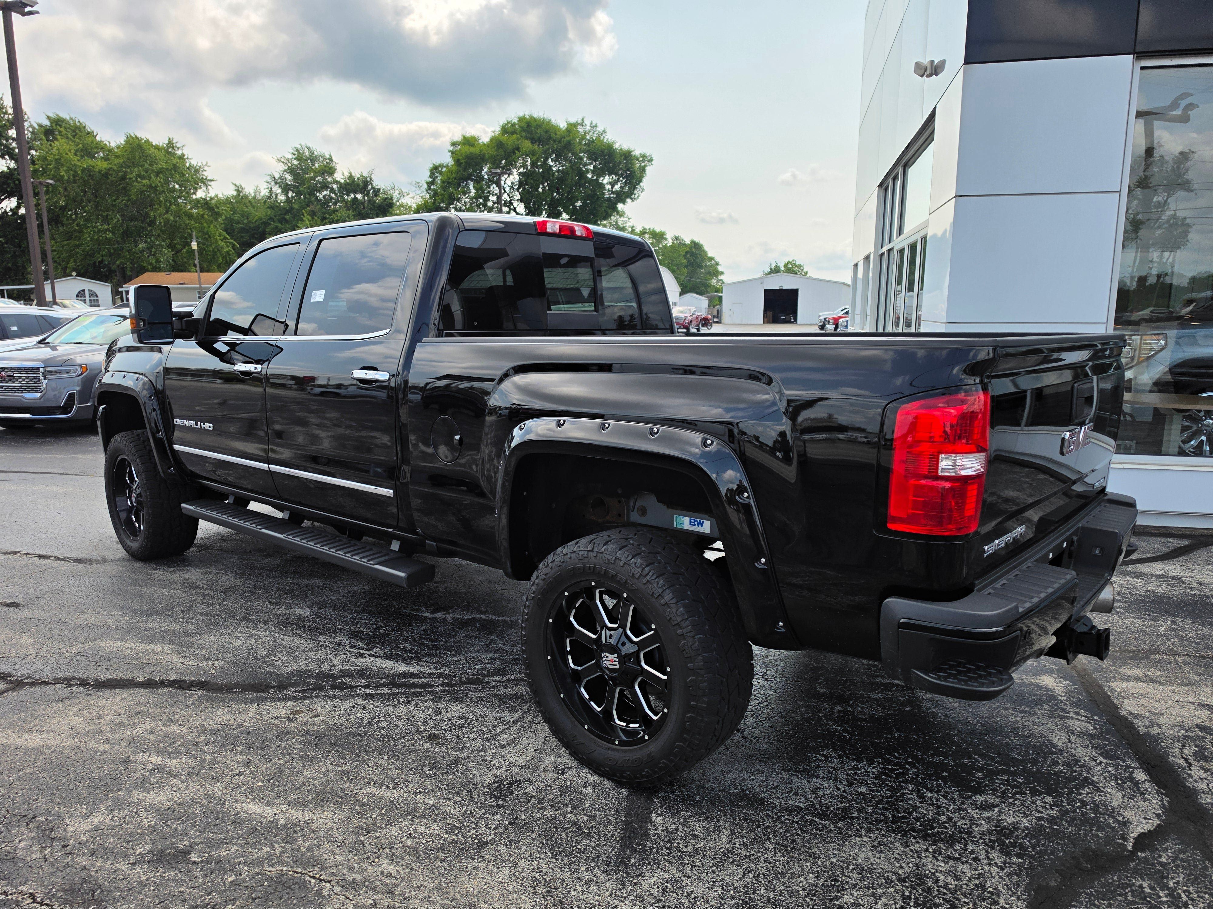Used 2018 GMC Sierra 2500 Denali w/ Duramax Plus Package AWD/4WD image 7