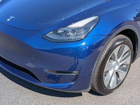 Used 2023 Tesla Model Y Long Range AWD/4WD image 9