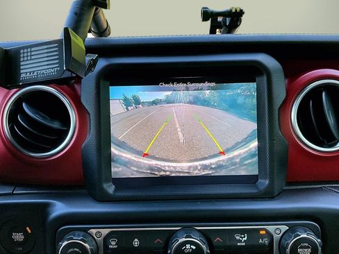 Used 2023 Jeep Wrangler Unlimited Rubicon w/ LED Lighting Group AWD/4WD image 14