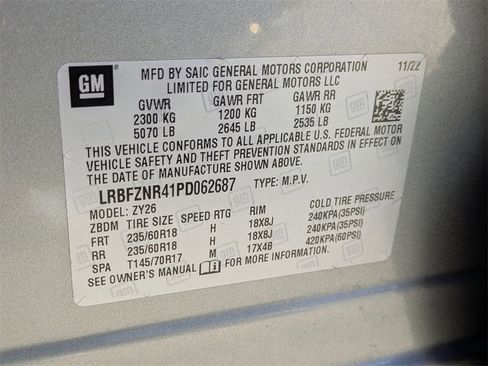 Used 2023 Buick Envision Essence image 32