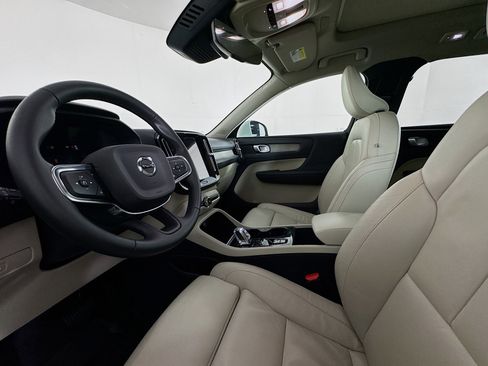 Used 2023 Volvo XC40 B4 Plus w/ Driver Assist Package FWD image 21