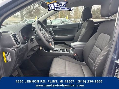 Used 2017 Kia Sportage LX image 9