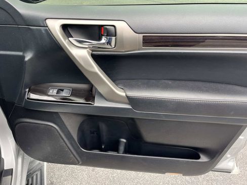 Used 2015 Lexus GX 460 image 22