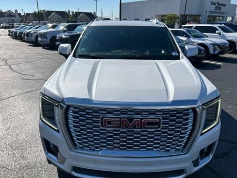 Used 2022 GMC Yukon Denali w/ Advanced Technology Package AWD/4WD image 3