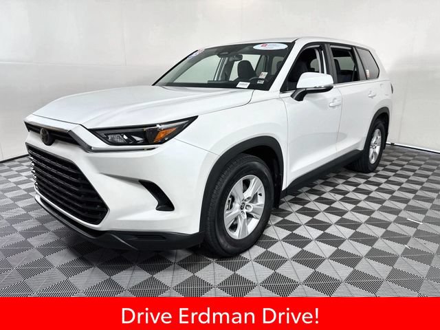 Certified 2025 Toyota Grand Highlander FWD image 3