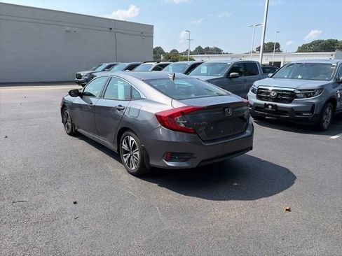 Used 2017 Honda Civic EX-T image 7