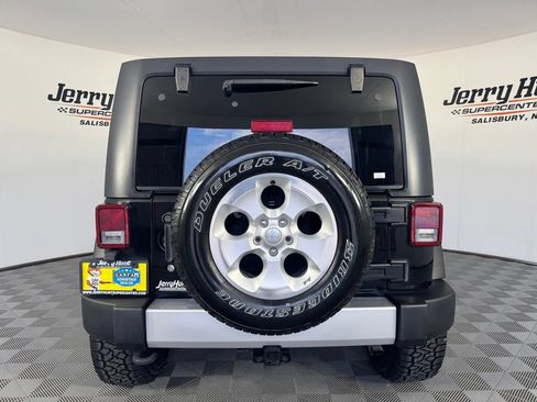 Used 2015 Jeep Wrangler Unlimited Sahara w/ Connectivity Group AWD/4WD image 6