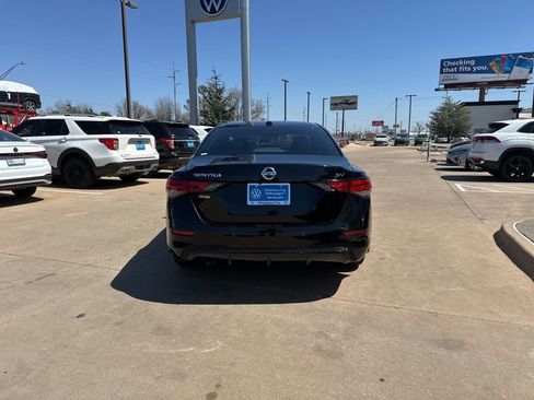 Used 2020 Nissan Sentra SV image 6