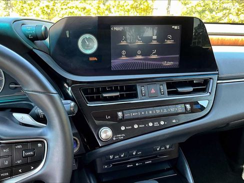 Used 2022 Lexus ES 300h w/ Premium Package FWD image 6