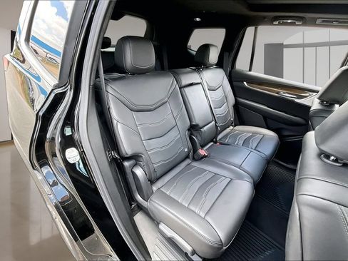 Certified 2025 Cadillac XT6 Premium Luxury w/ Platinum Package AWD/4WD image 27