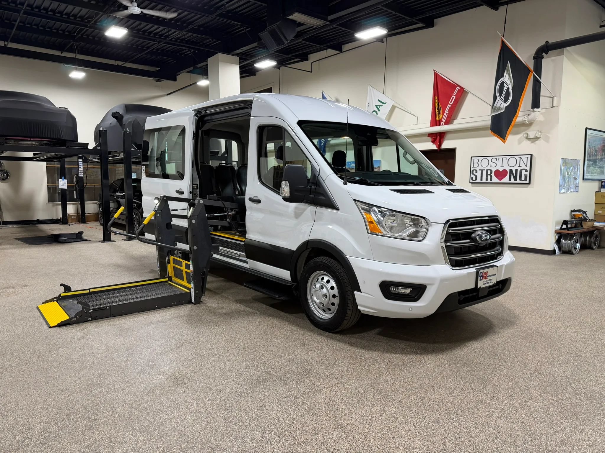 Used 2020 Ford Transit 150 XLT AWD/4WD image 39
