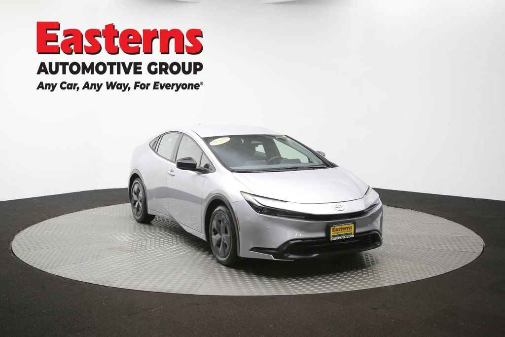 Used 2025 Toyota Prius LE FWD image 50