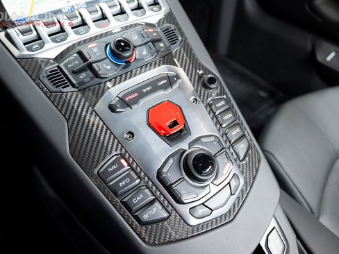 Used 2017 Lamborghini Aventador LP 700-4 image 14