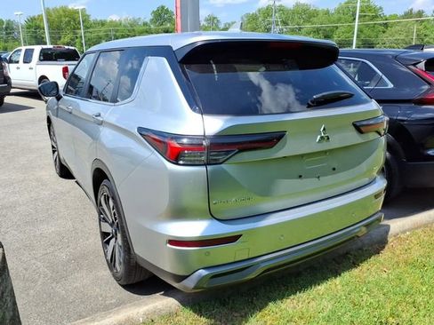 Used 2025 Mitsubishi Outlander SE AWD/4WD image 4