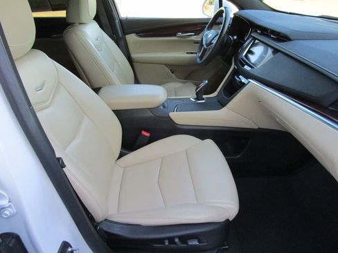 Used 2019 Cadillac XT5 Luxury image 22