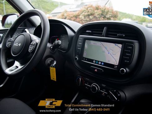 Used 2023 Kia Soul LX w/ LX Technology Package FWD image 17