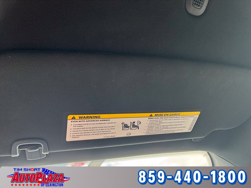 Used 2025 Chrysler Pacifica Select FWD image 37