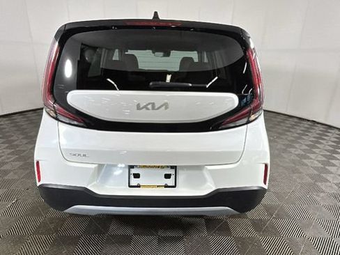 Used 2023 Kia Soul LX w/ Option Group 015 FWD image 3