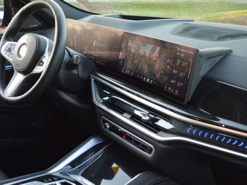 Certified 2025 BMW X6 xDrive40i image 36