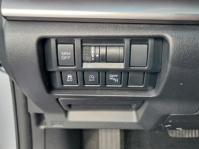 Used 2020 Subaru Crosstrek 2.0i Limited w/ Moonroof Package w/Navigation AWD/4WD image 14