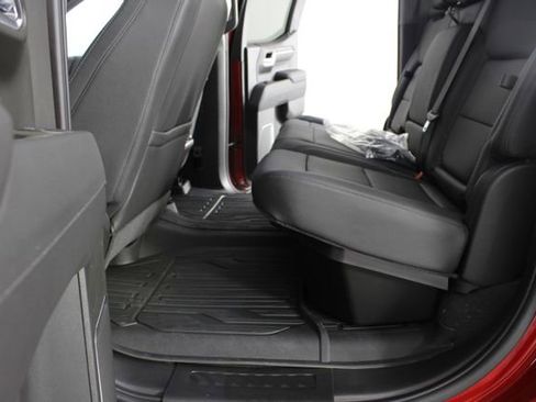 New 2026 GMC Sierra 1500 SLT image 19