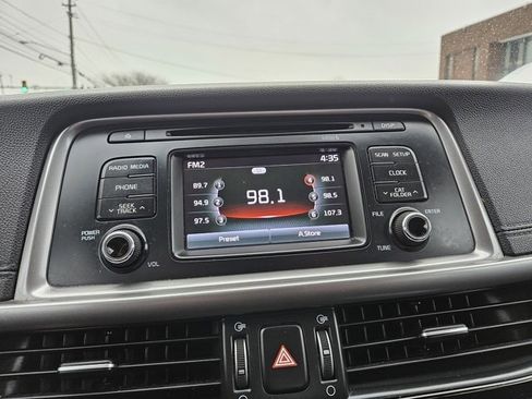 Used 2017 Kia Optima LX image 29