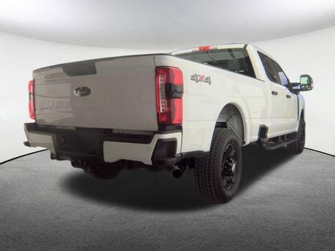 Used 2024 Ford F250 XL w/ STX Appearance Package AWD/4WD image 2