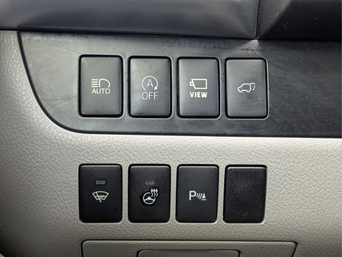 Used 2018 Toyota Highlander Limited Platinum FWD image 29