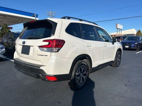 Used 2022 Subaru Forester Premium image 4