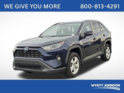 Used 2020 Toyota RAV4 XLE image 1